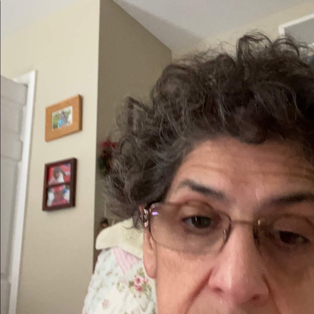 Meet your Posher, Rosamaria